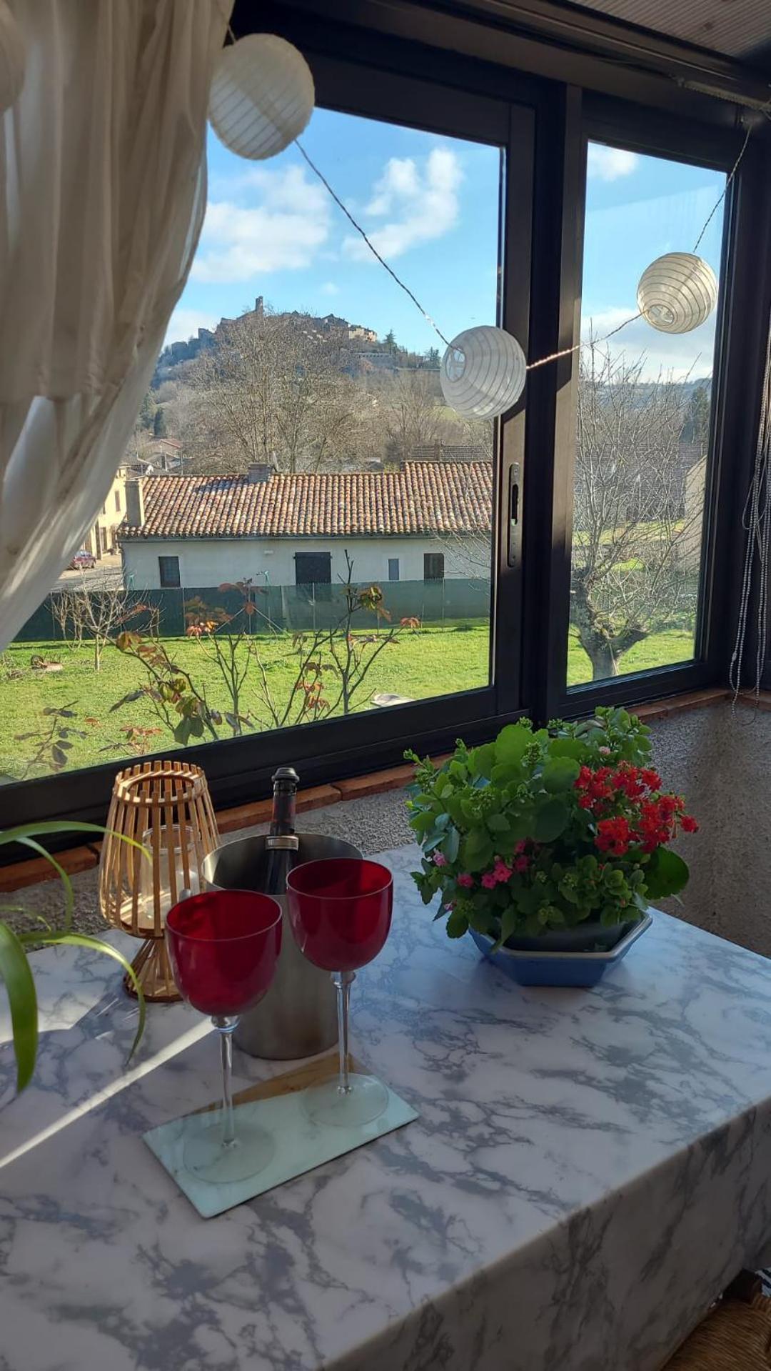La Jolie Vue Et La Maison De La Tour- Cordes-Sur-Ciel Les Cabannes  Luaran gambar