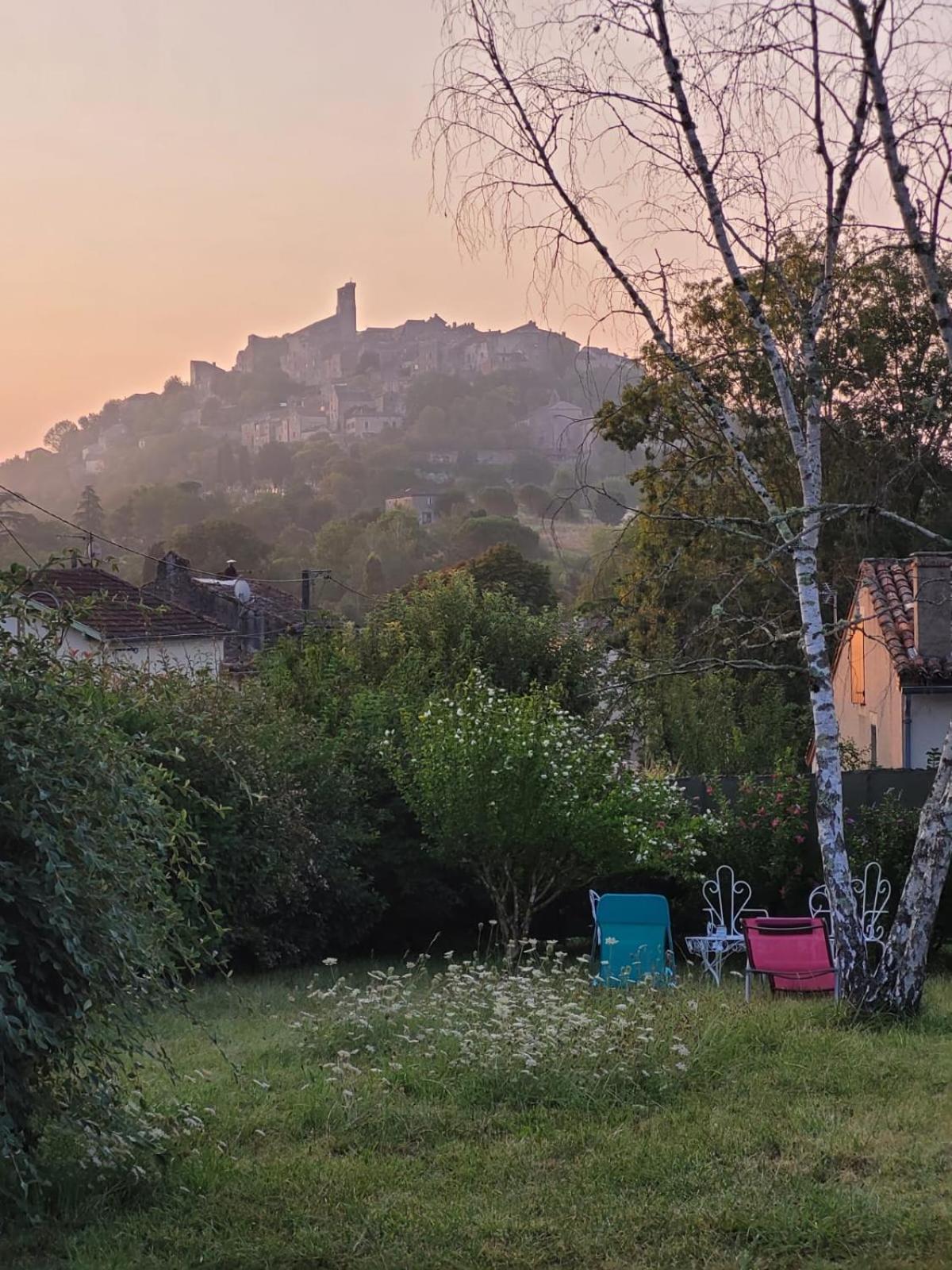 La Jolie Vue Et La Maison De La Tour- Cordes-Sur-Ciel Les Cabannes  Luaran gambar