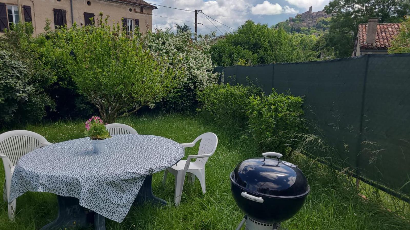 La Jolie Vue Et La Maison De La Tour- Cordes-Sur-Ciel Les Cabannes  Luaran gambar